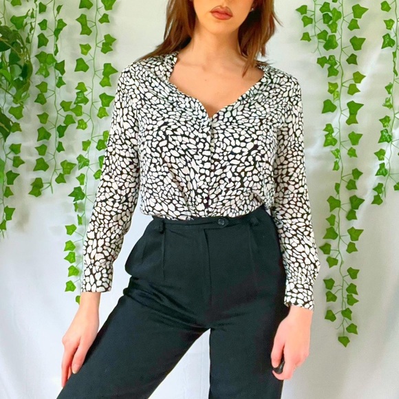 Black and white abstract animal print button up blouse - Picture 4 of 4